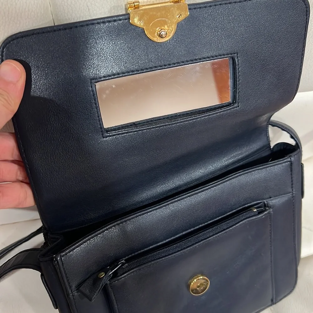 Pre-loved🌸COLETTA GENUINE LEATHER crossbody blue bag - Picture 6 of 17